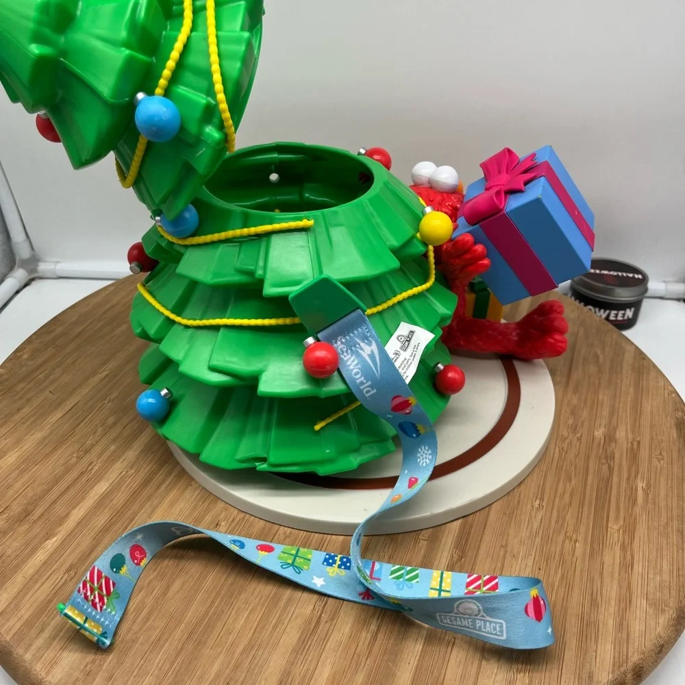 2023 Sesame Place Elmo Christmas‎ Tree Popcorn Bucket SeaWorld.